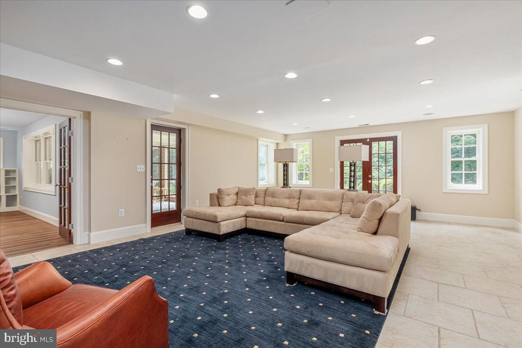 7131 WOODLAND DRIVE