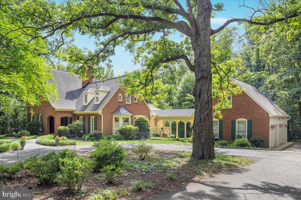7131 WOODLAND DRIVE