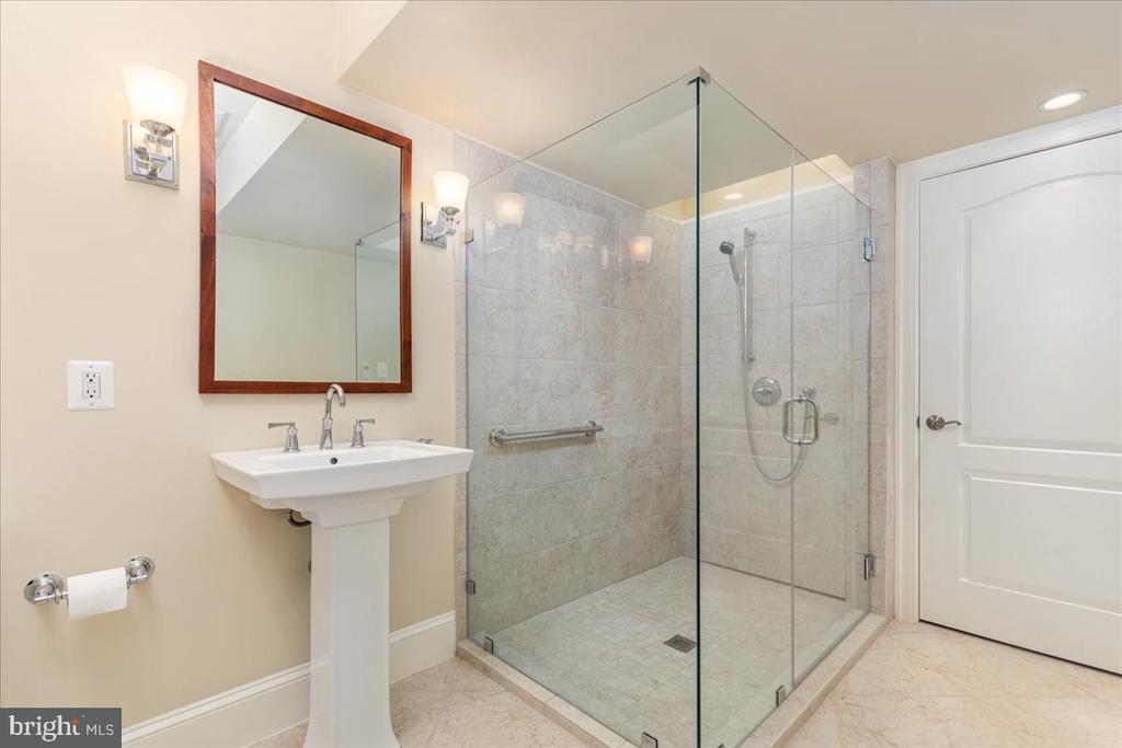 7131 WOODLAND DRIVE