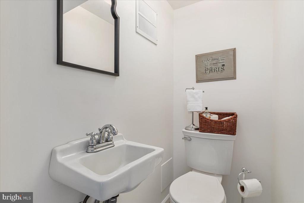 7131 WOODLAND DRIVE