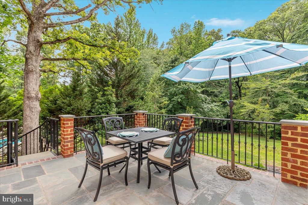7131 WOODLAND DRIVE