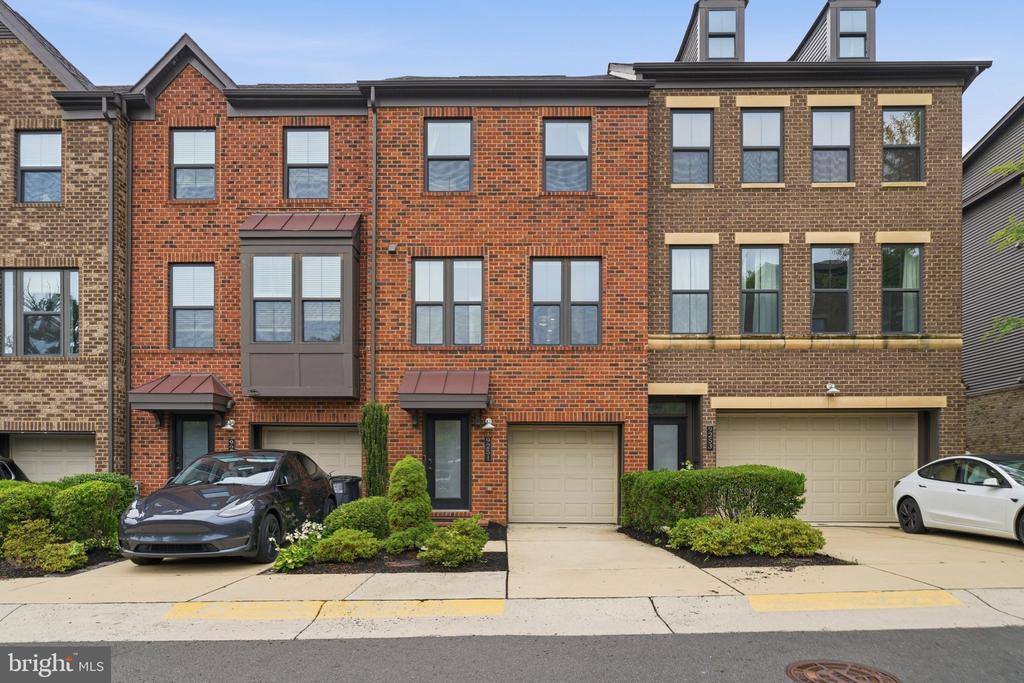 9251 WOOD VIOLET COURT