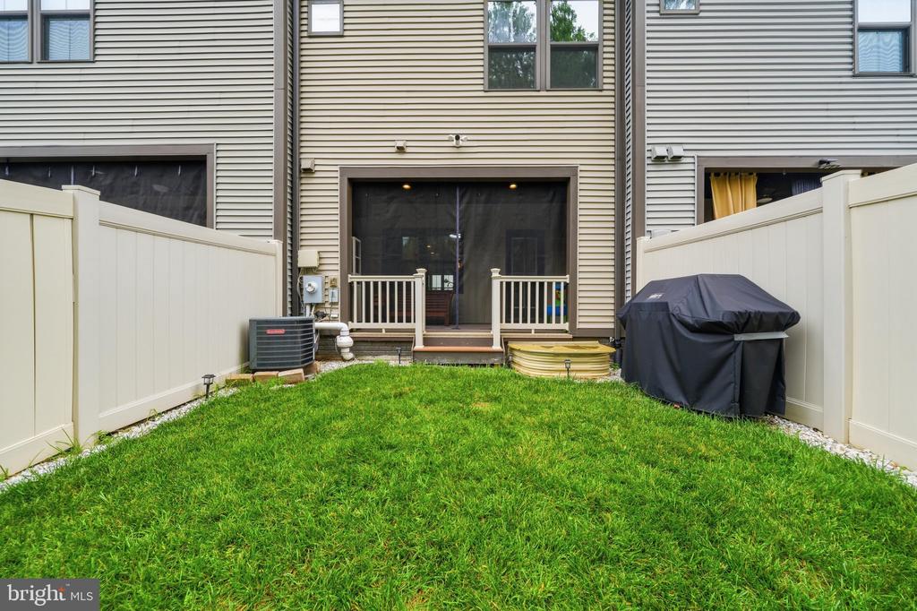 9251 WOOD VIOLET COURT
