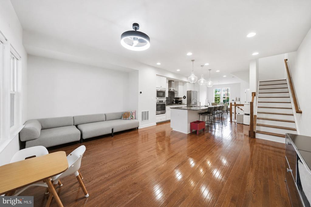 9251 WOOD VIOLET COURT