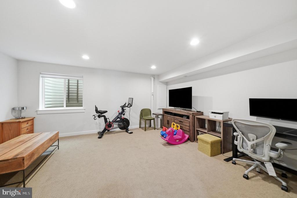 9251 WOOD VIOLET COURT