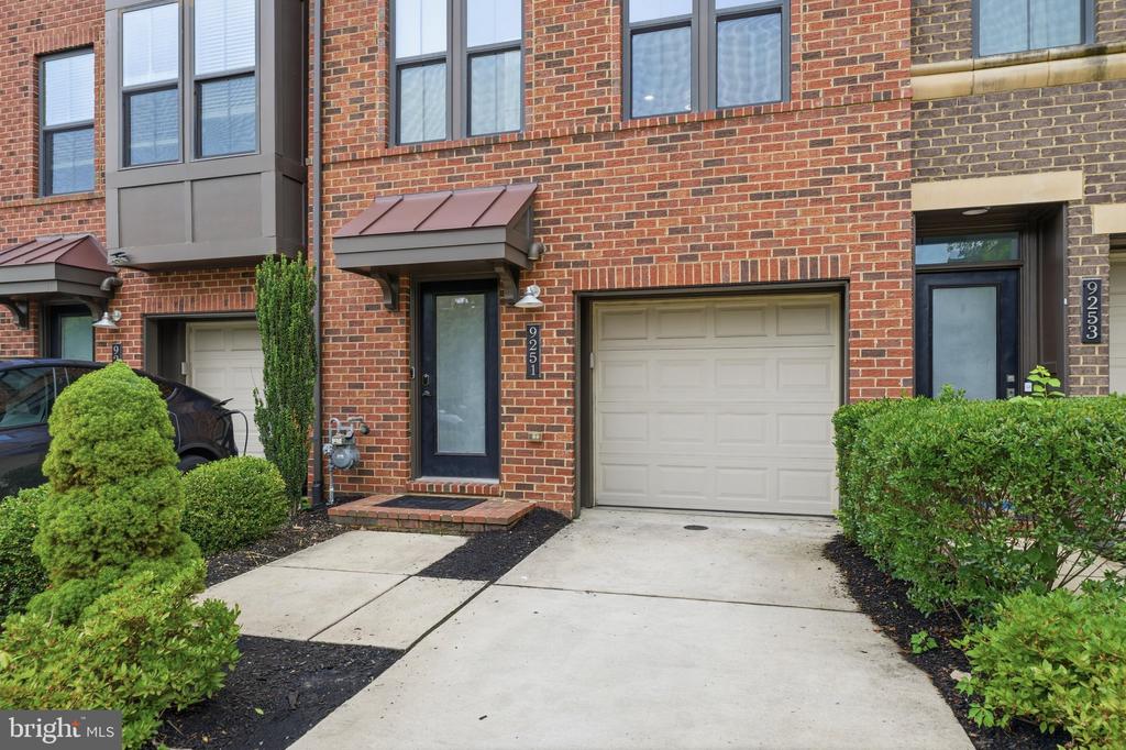 9251 WOOD VIOLET COURT