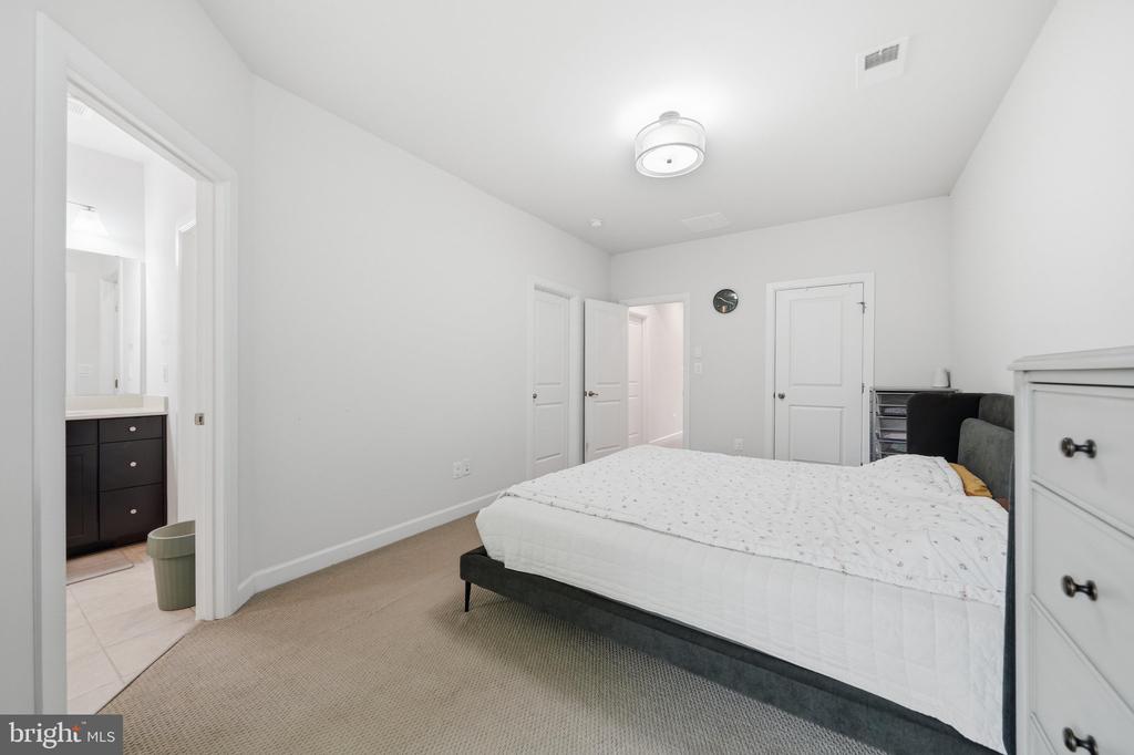 9251 WOOD VIOLET COURT