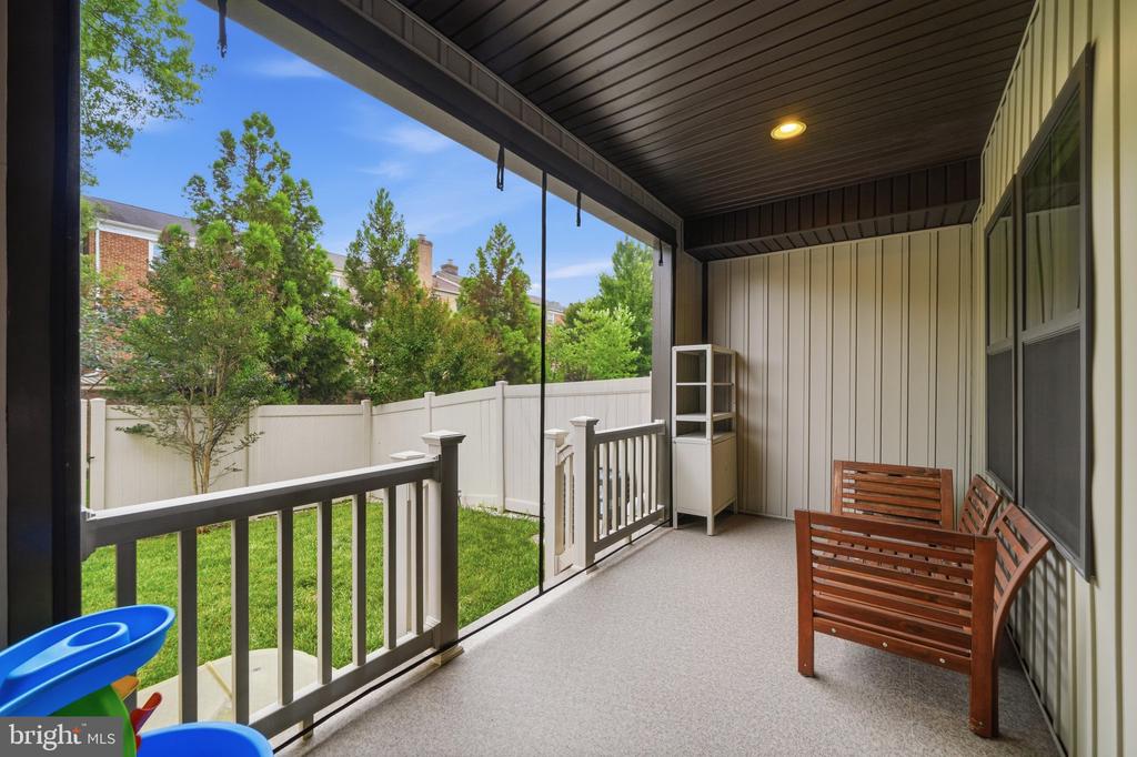 9251 WOOD VIOLET COURT