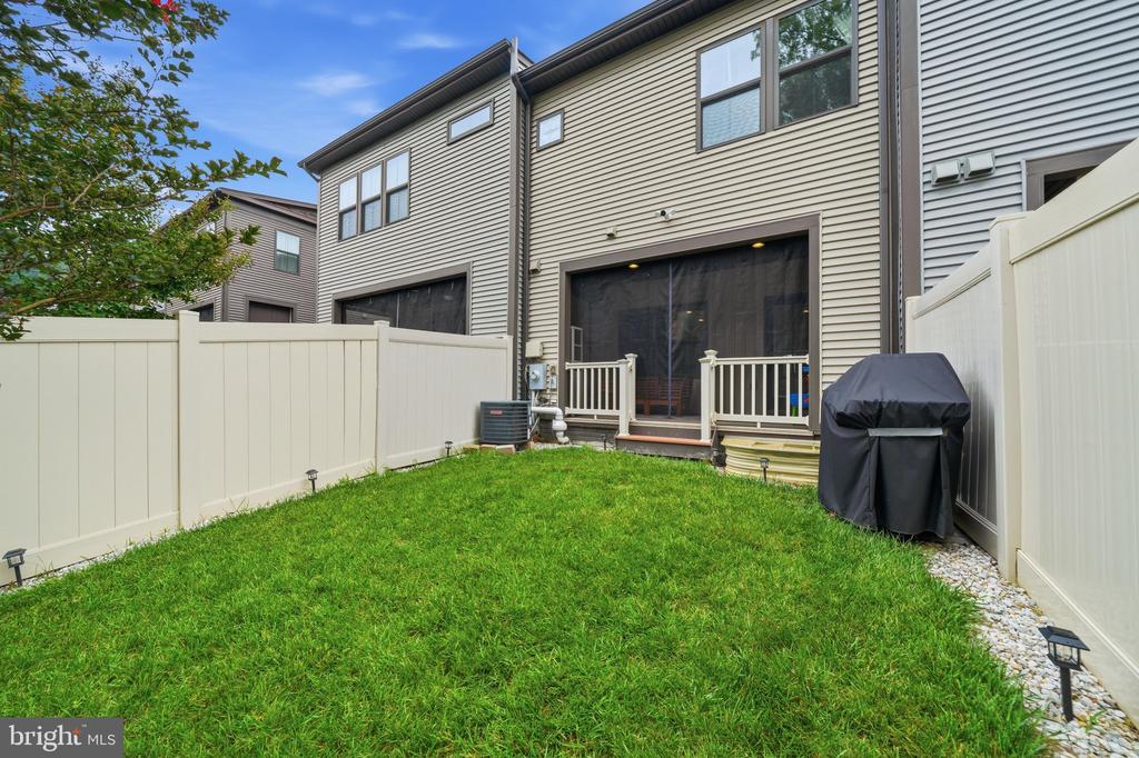 9251 WOOD VIOLET COURT