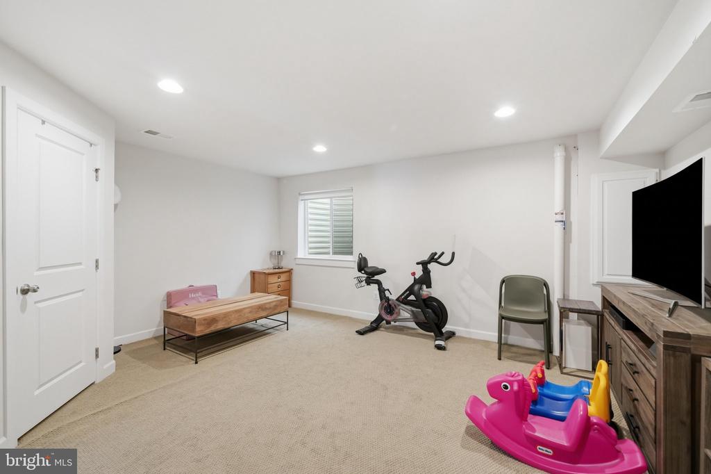 9251 WOOD VIOLET COURT