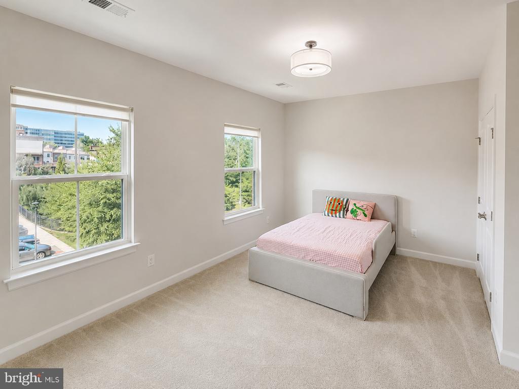 9251 WOOD VIOLET COURT
