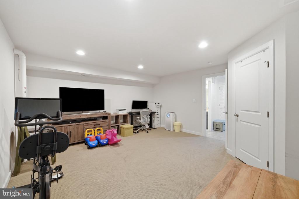 9251 WOOD VIOLET COURT