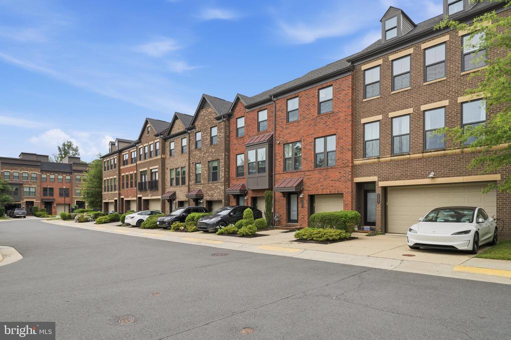9251 WOOD VIOLET COURT