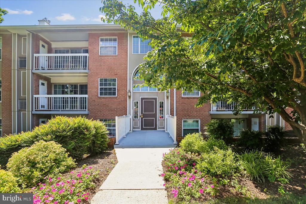 1923 WILSON LANE 103