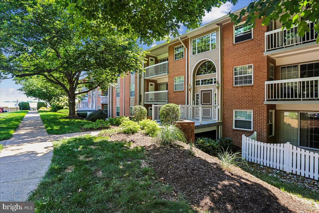 1923 WILSON LANE 103