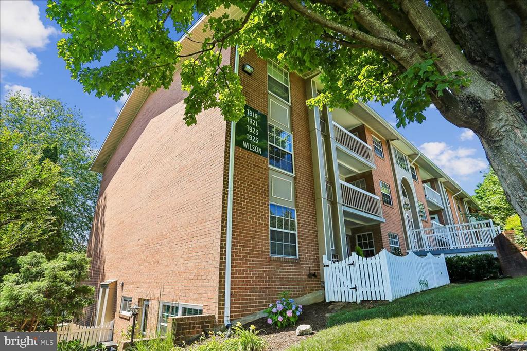 1923 WILSON LANE 103