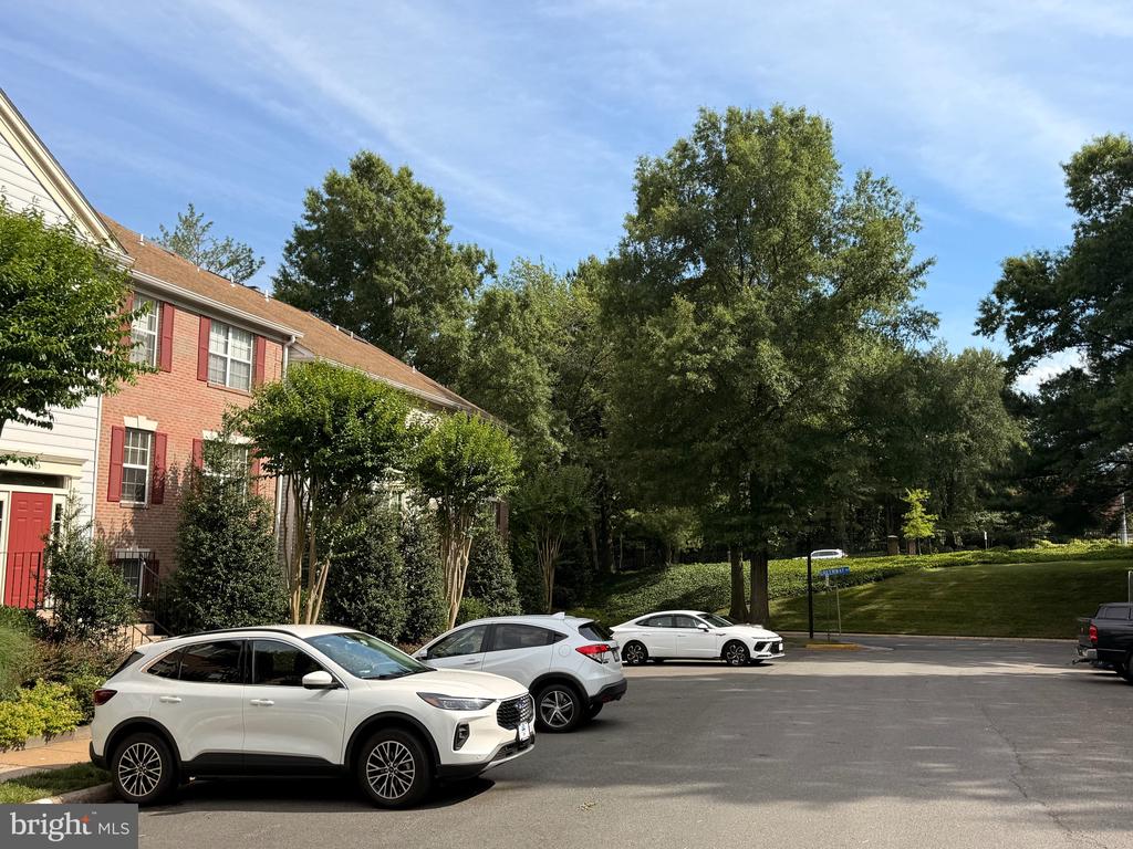 12101 GREENWOOD COURT 301