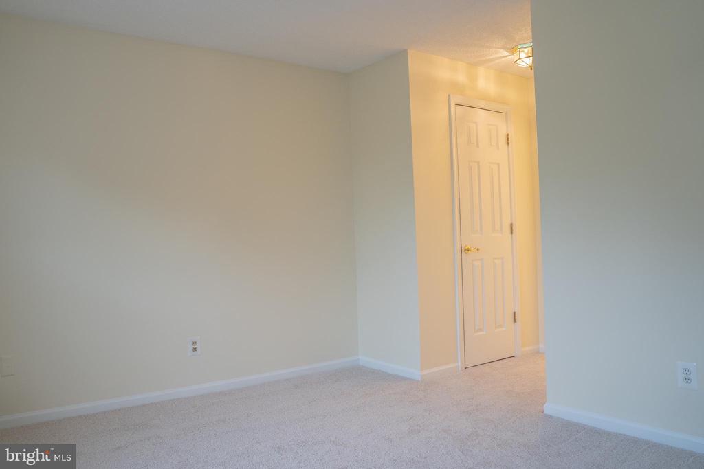 12101 GREENWOOD COURT 301