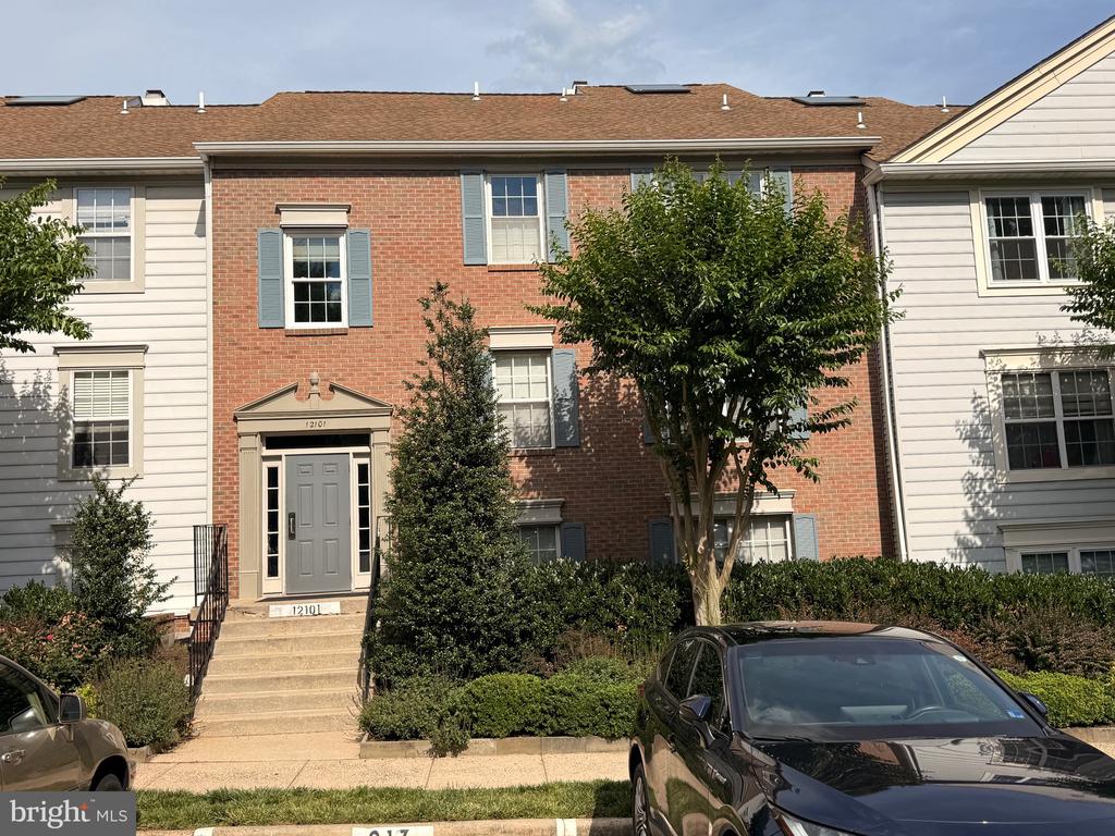 12101 GREENWOOD COURT 301