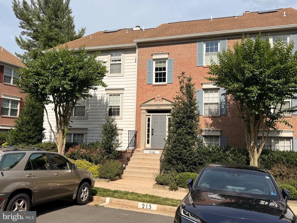 12101 GREENWOOD COURT 301