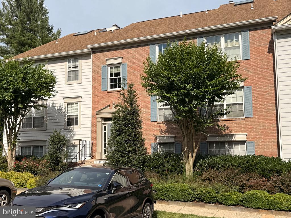 12101 GREENWOOD COURT 301