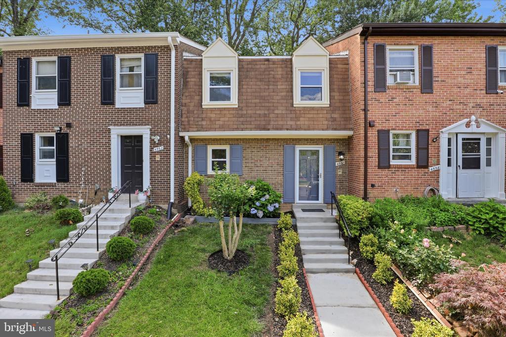 4560 METRO COURT