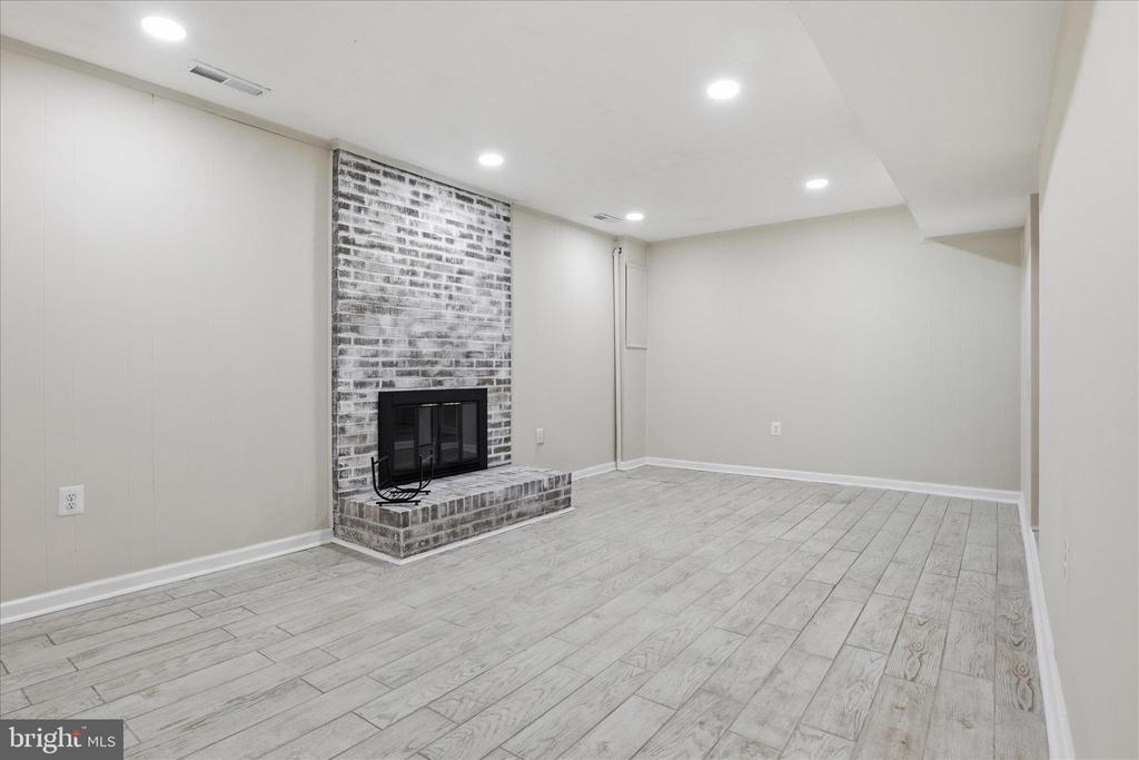 4560 METRO COURT