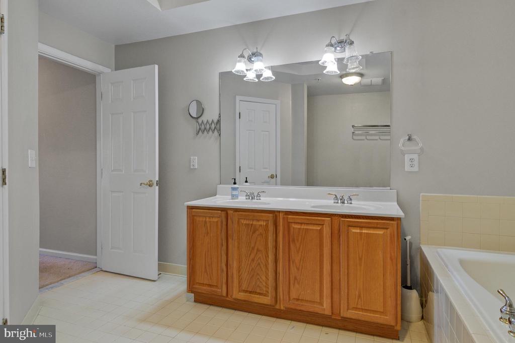 4619 HUMMINGBIRD LANE