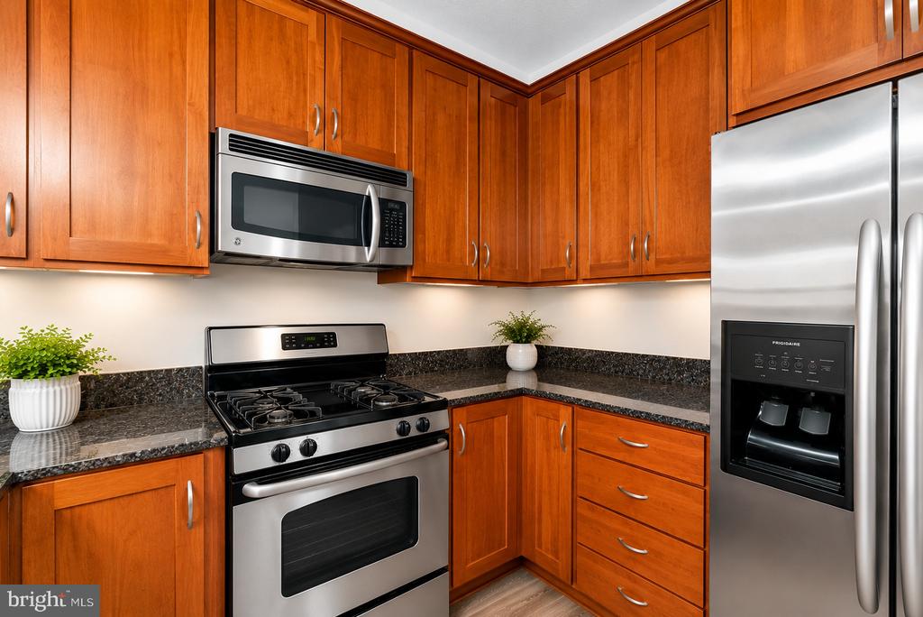 1708 LAKE SHORE CREST DRIVE 24