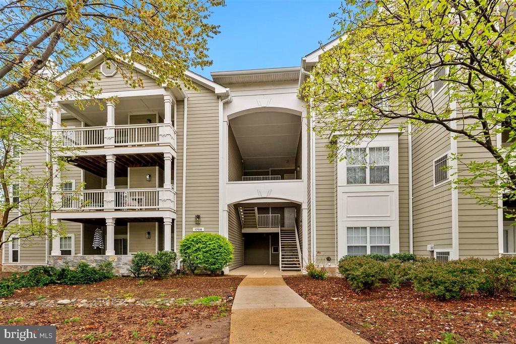 1708 LAKE SHORE CREST DRIVE 24