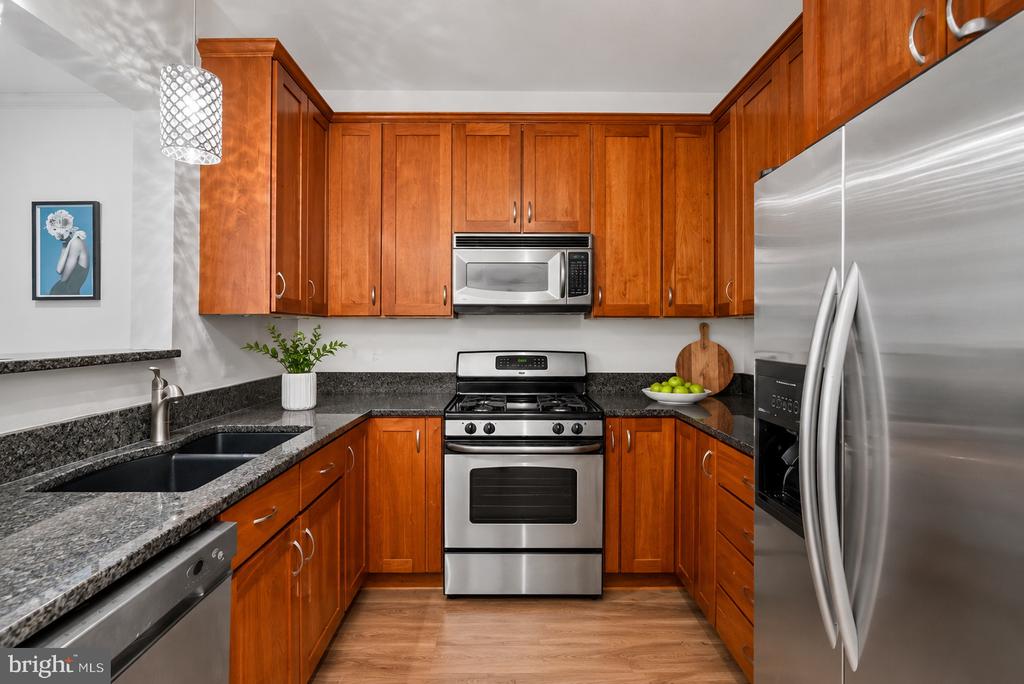 1708 LAKE SHORE CREST DRIVE 24