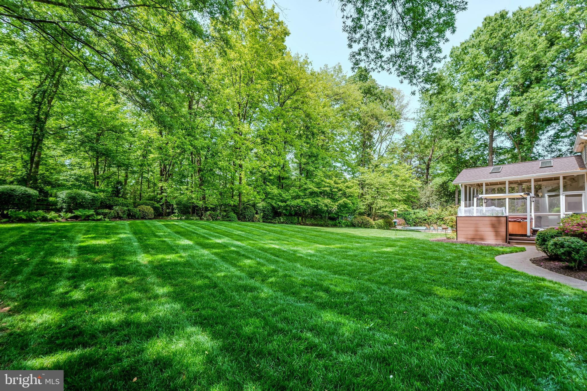 10904 BERRYLAND COURT