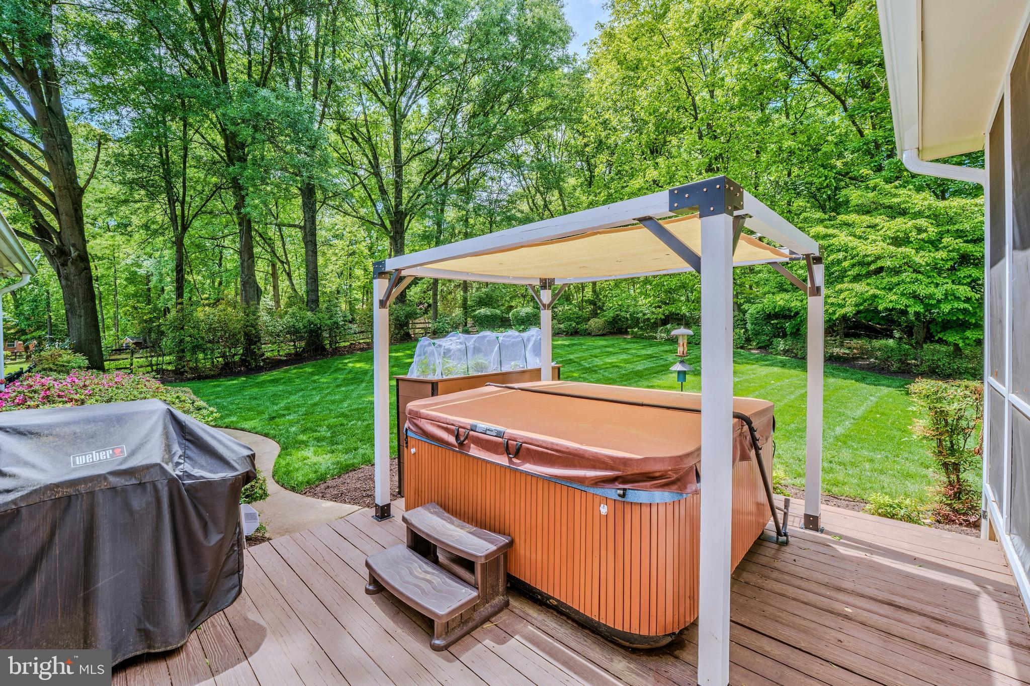 10904 BERRYLAND COURT
