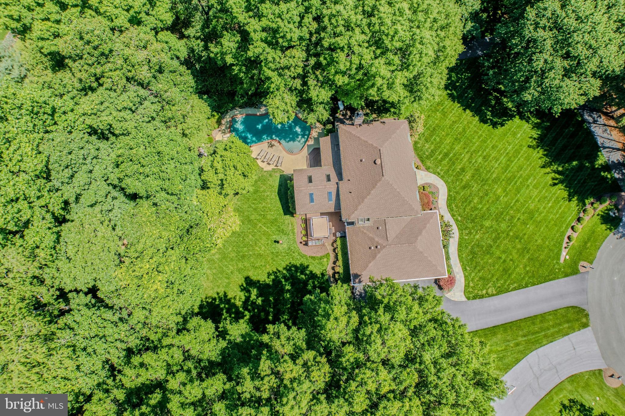 10904 BERRYLAND COURT
