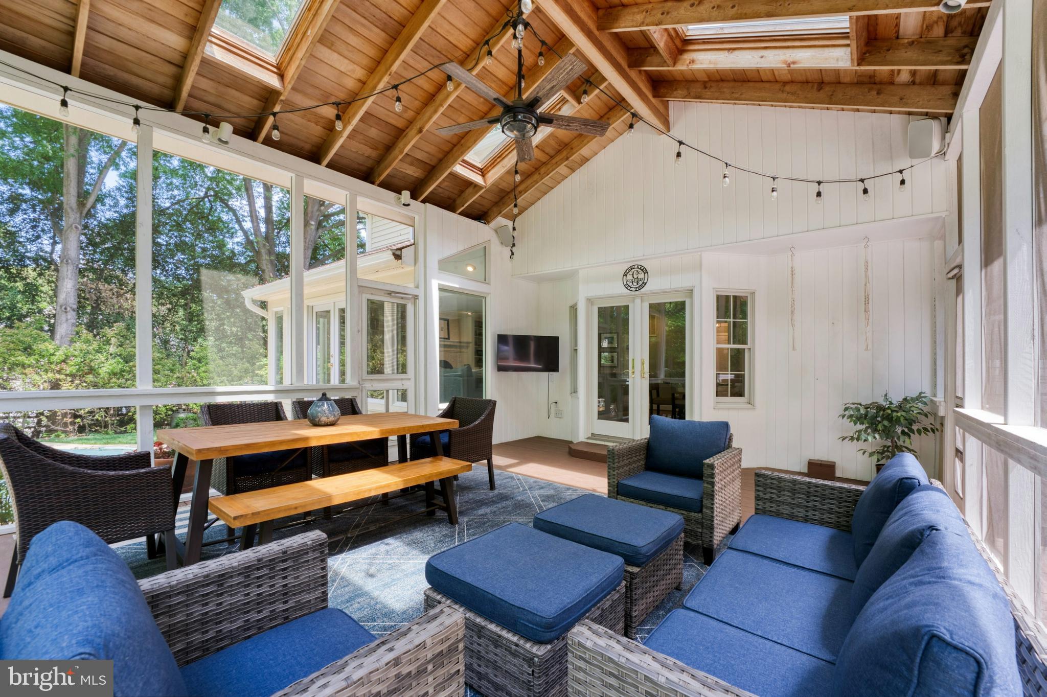 10904 BERRYLAND COURT