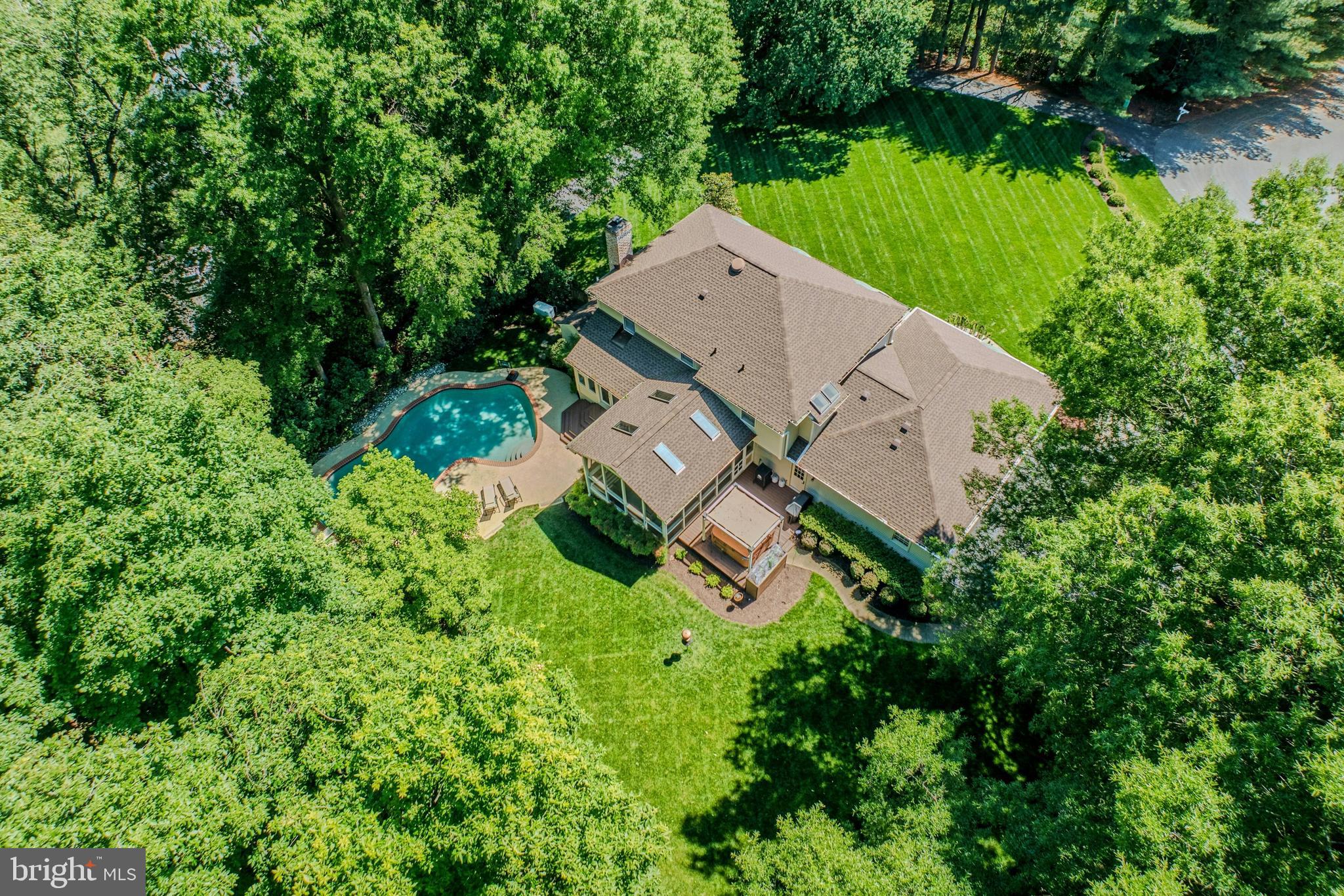 10904 BERRYLAND COURT