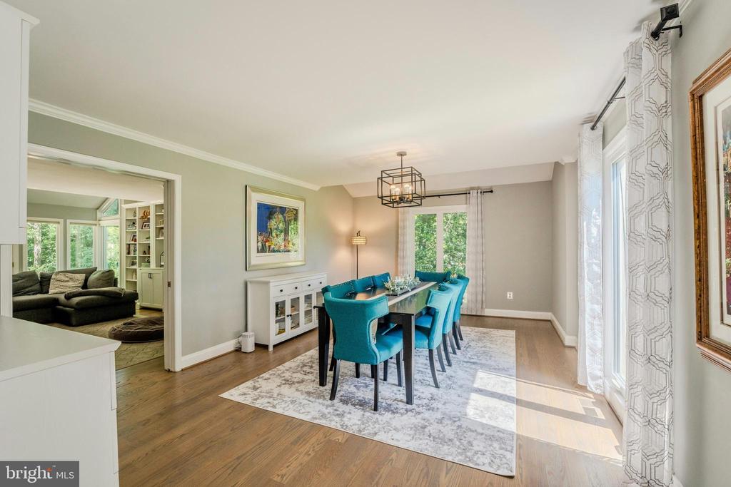 10904 BERRYLAND COURT