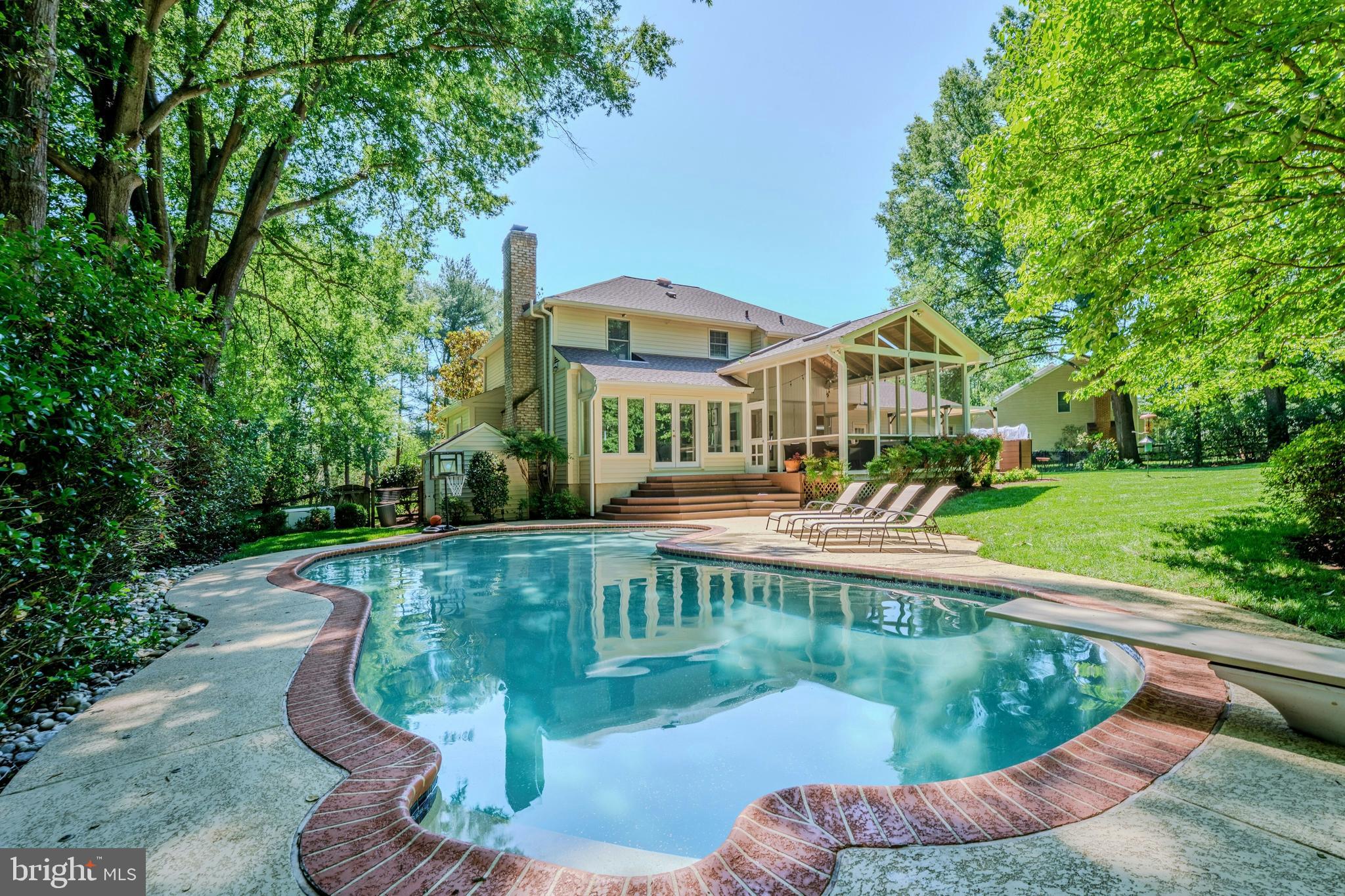 10904 BERRYLAND COURT