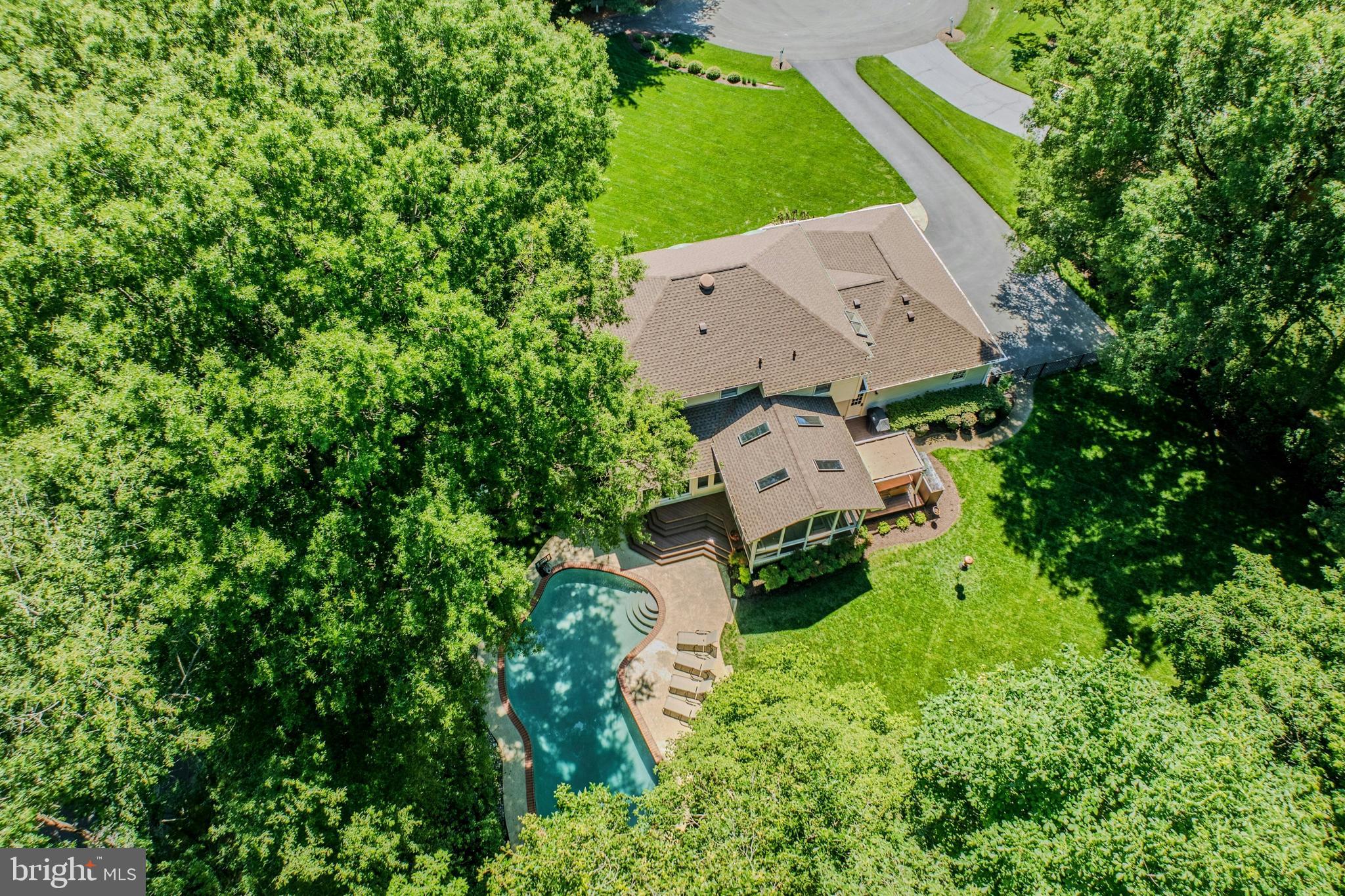 10904 BERRYLAND COURT