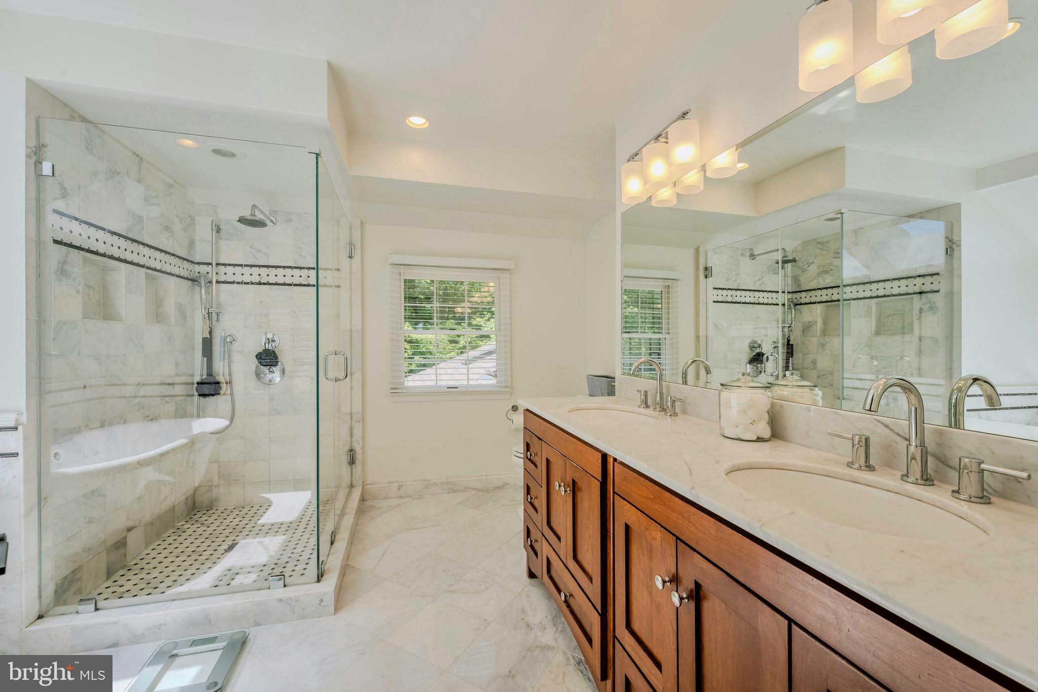 10904 BERRYLAND COURT