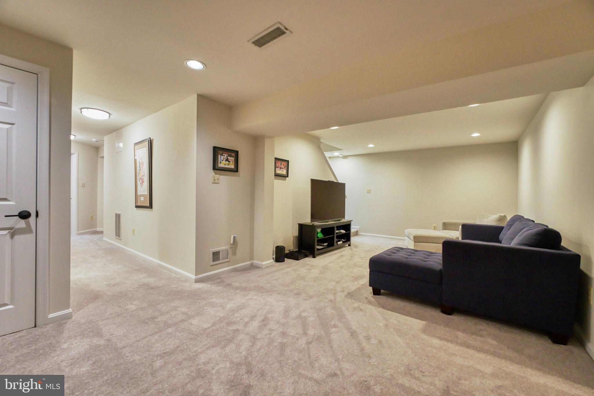 10904 BERRYLAND COURT