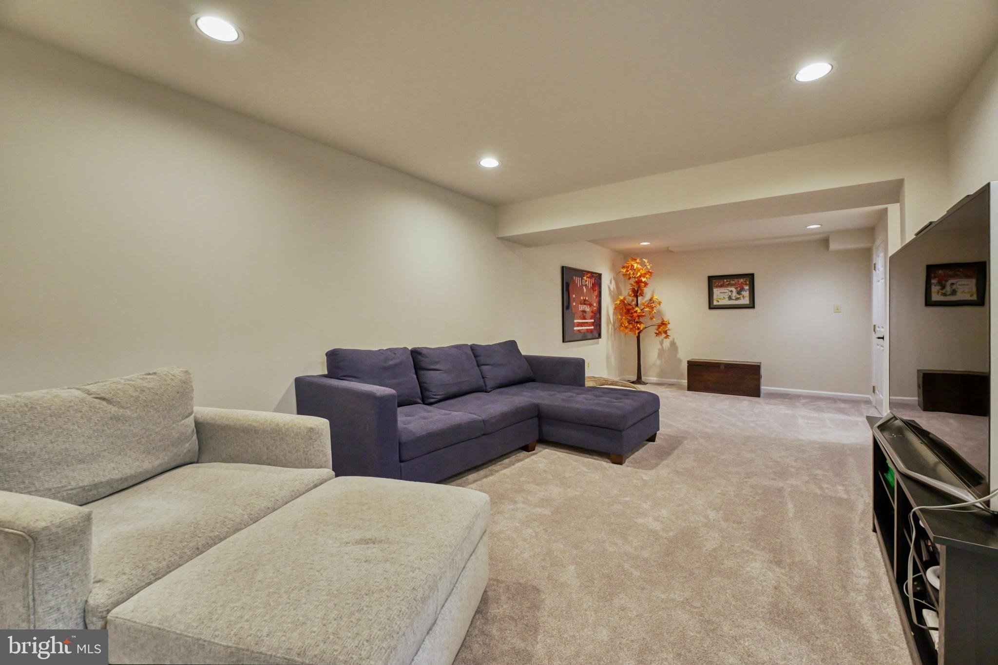10904 BERRYLAND COURT