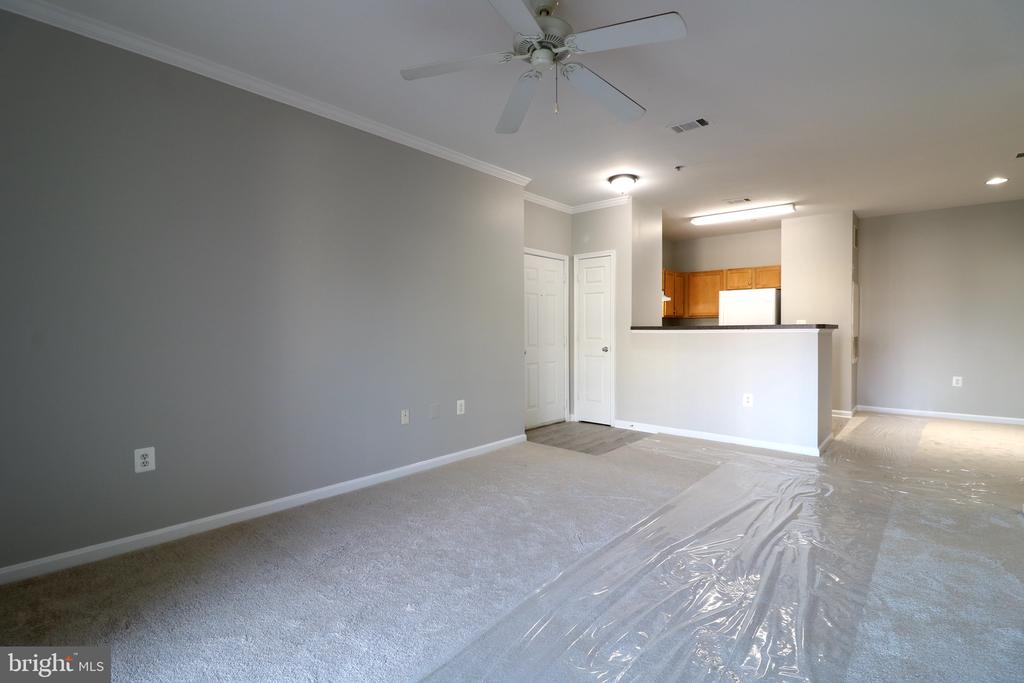 5117 TRAVIS EDWARD WAY E 5117E