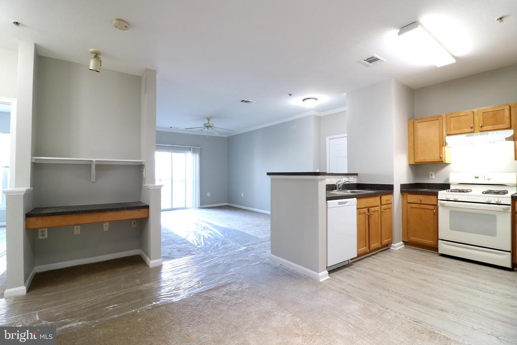 5117 TRAVIS EDWARD WAY E 5117E