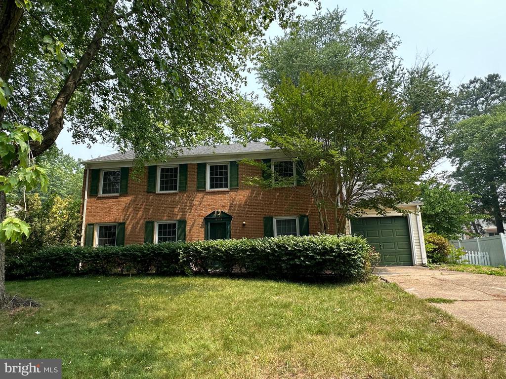 13524 ELLENDALE DRIVE