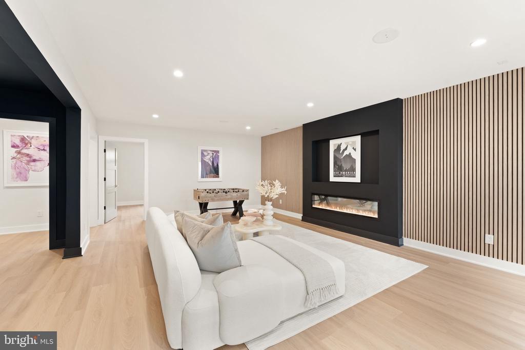208 ELM STREET SW