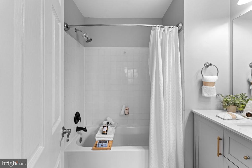 11706 ROCKAWAY LANE Unit: 113