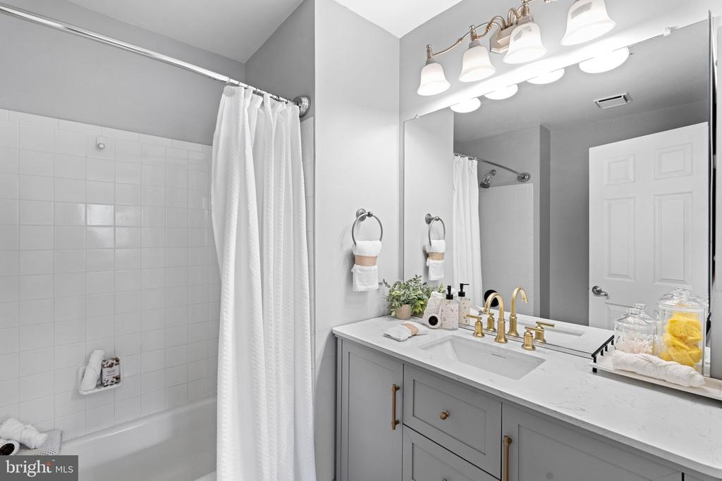 11706 ROCKAWAY LANE Unit: 113
