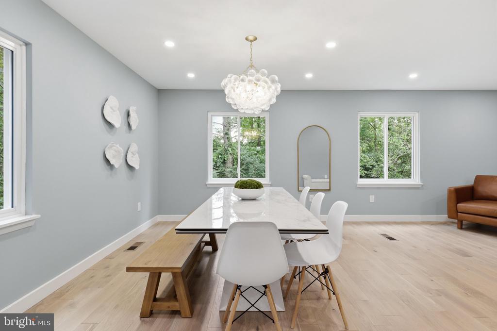 2721 BERRYLAND DRIVE