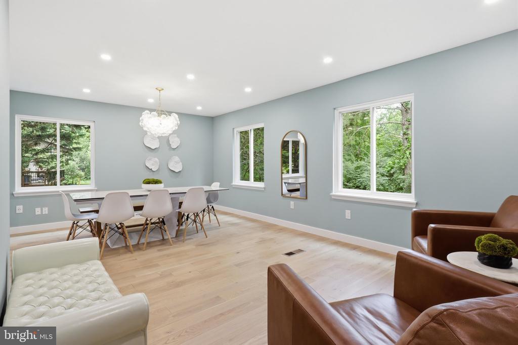 2721 BERRYLAND DRIVE